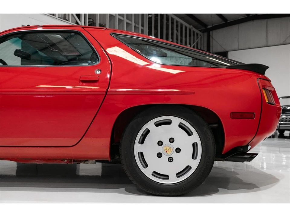 1986 Porsche 928 S - Image 11 of 31