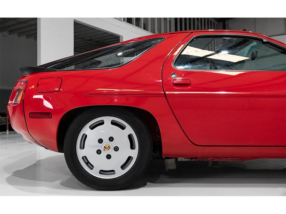 1986 Porsche 928 S - Image 15 of 31
