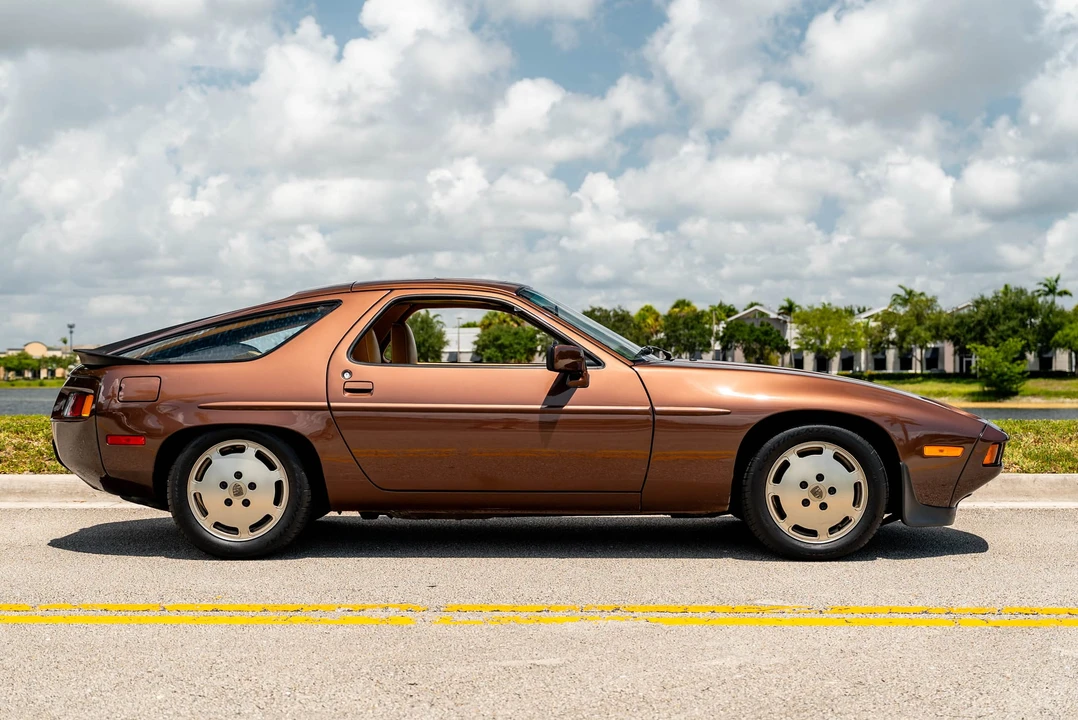 1986 Porsche 928 S - Image 9 of 31