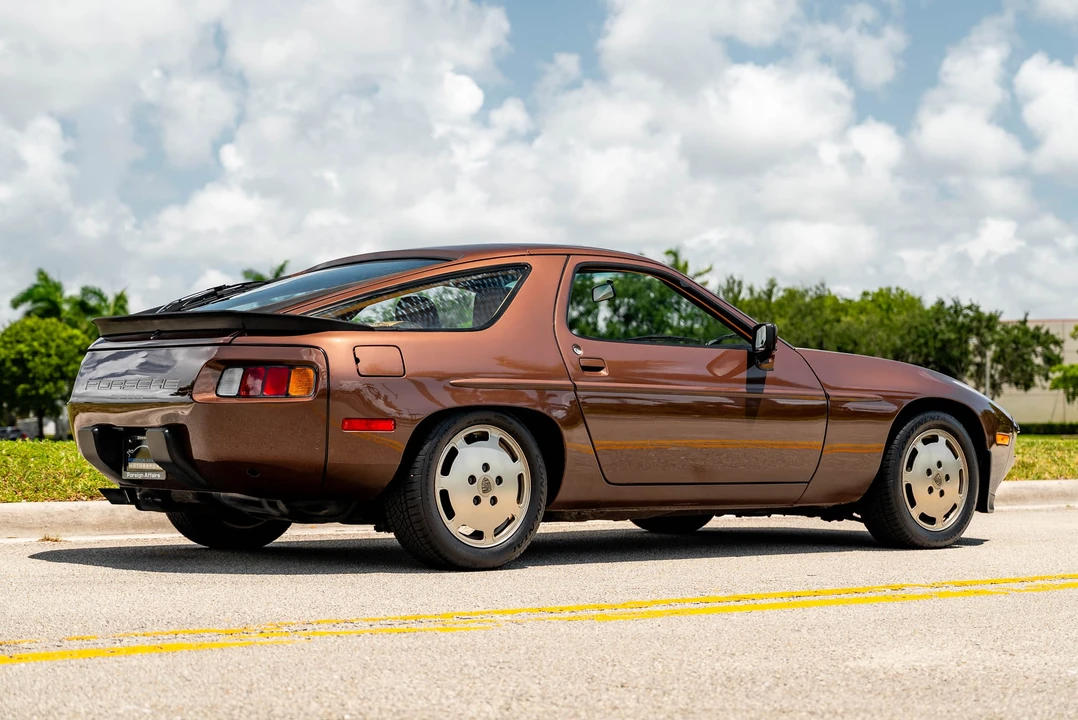 1986 Porsche 928 S - Image 8 of 31