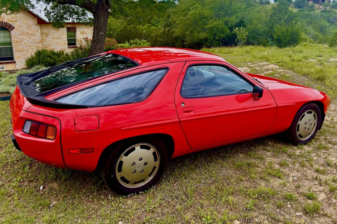 1986 Porsche 928 S - Image 9 of 31