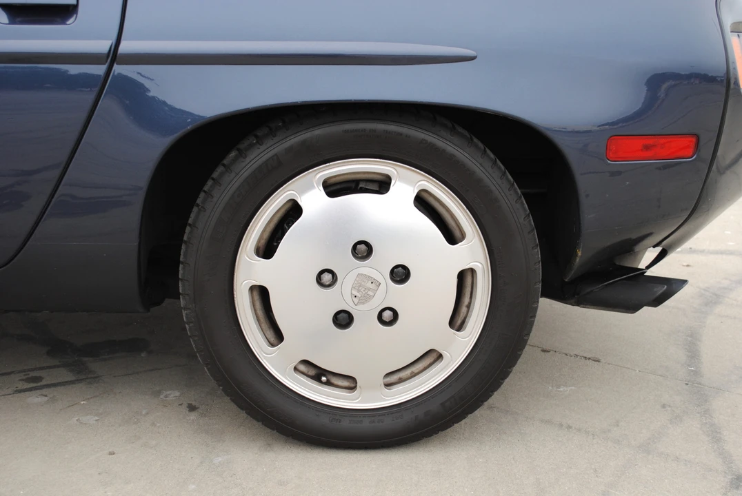 1986 Porsche 928 S - Image 26 of 31