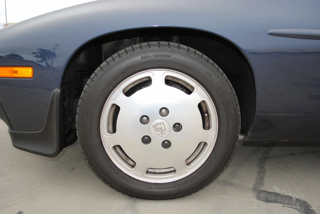 1986 Porsche 928 S - Image 25 of 31