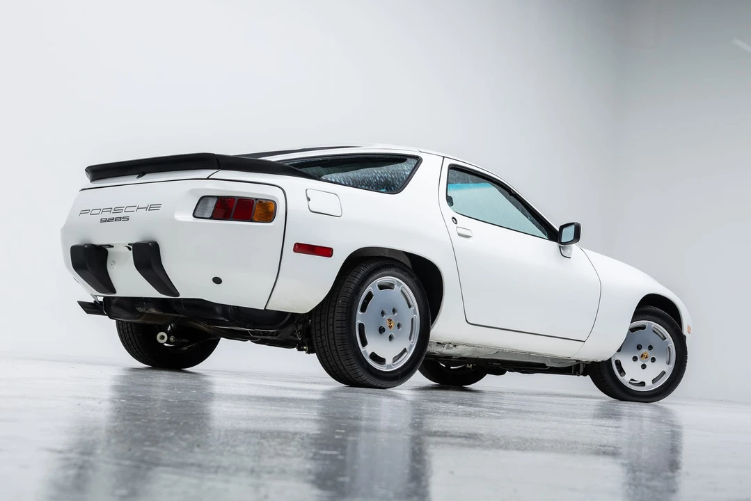 1986 Porsche 928 S - Image 17 of 31