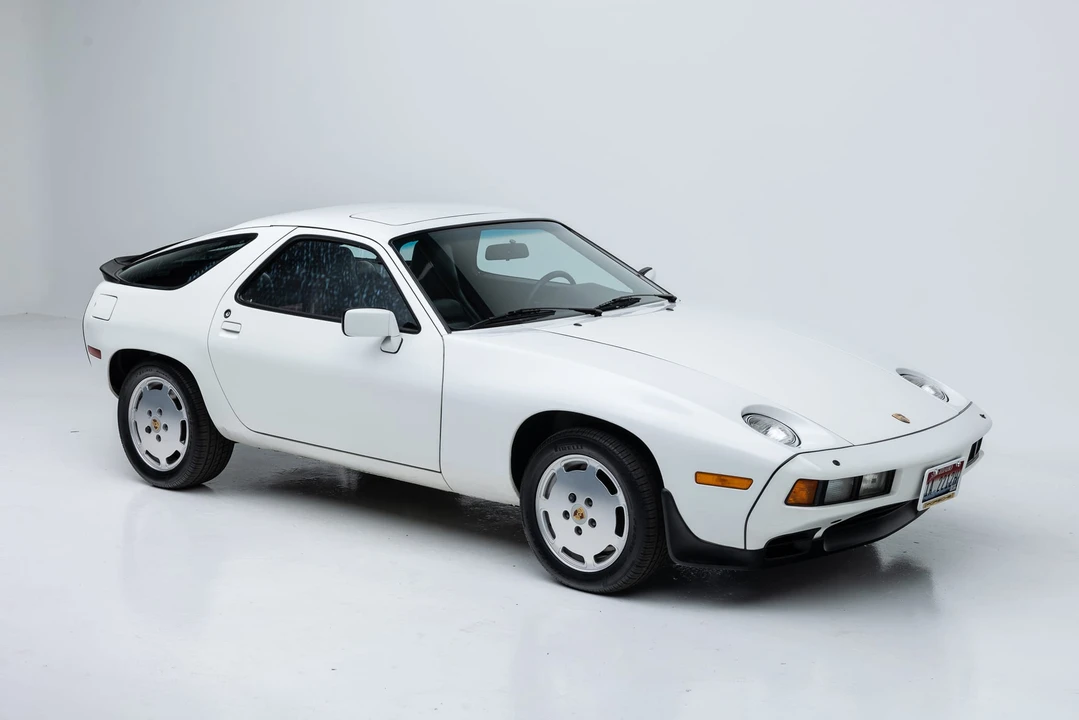 1986 Porsche 928 S - Image 12 of 31