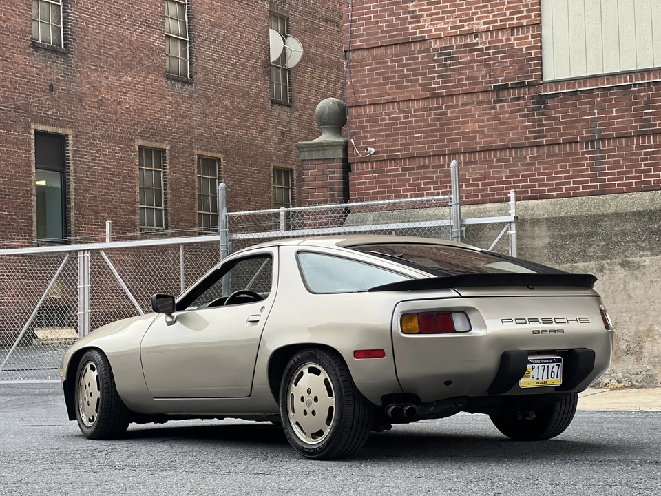 1986 Porsche 928 S - Image 27 of 31