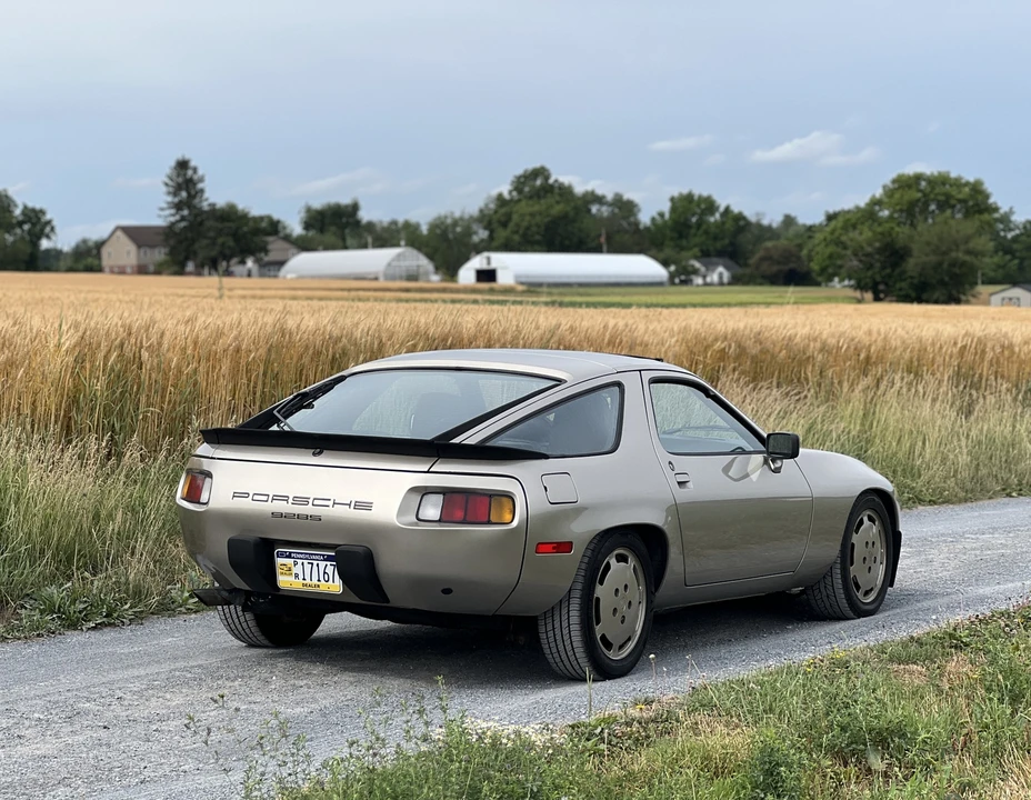 1986 Porsche 928 S - Image 9 of 31