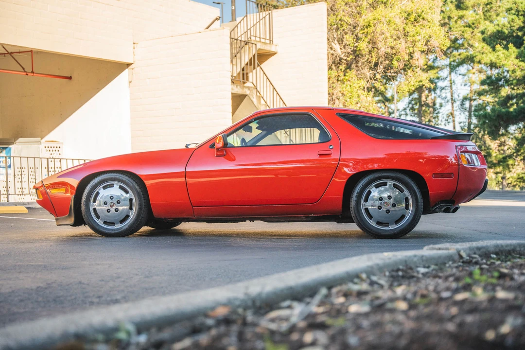 1986 Porsche 928 S - Image 8 of 31