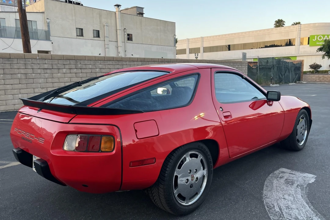 1986 Porsche 928 S - Image 10 of 31