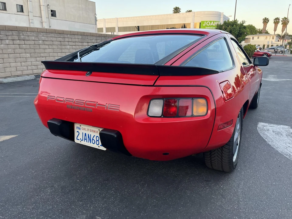 1986 Porsche 928 S - Image 9 of 31