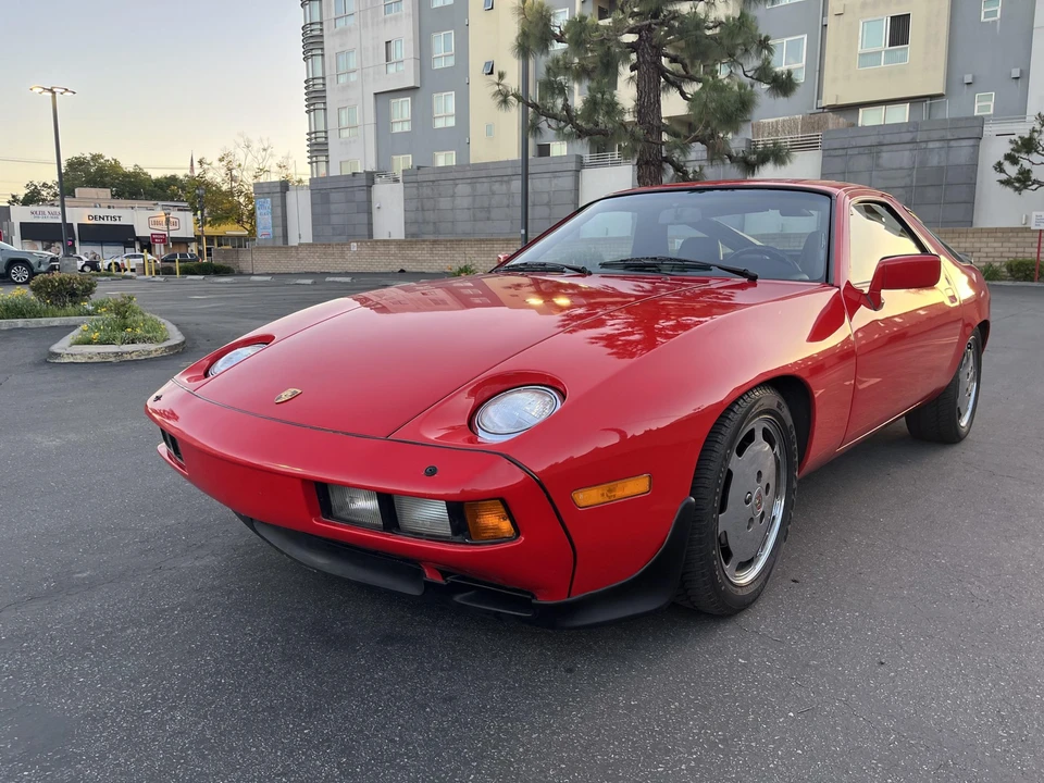 1986 Porsche 928 S - Image 2 of 31
