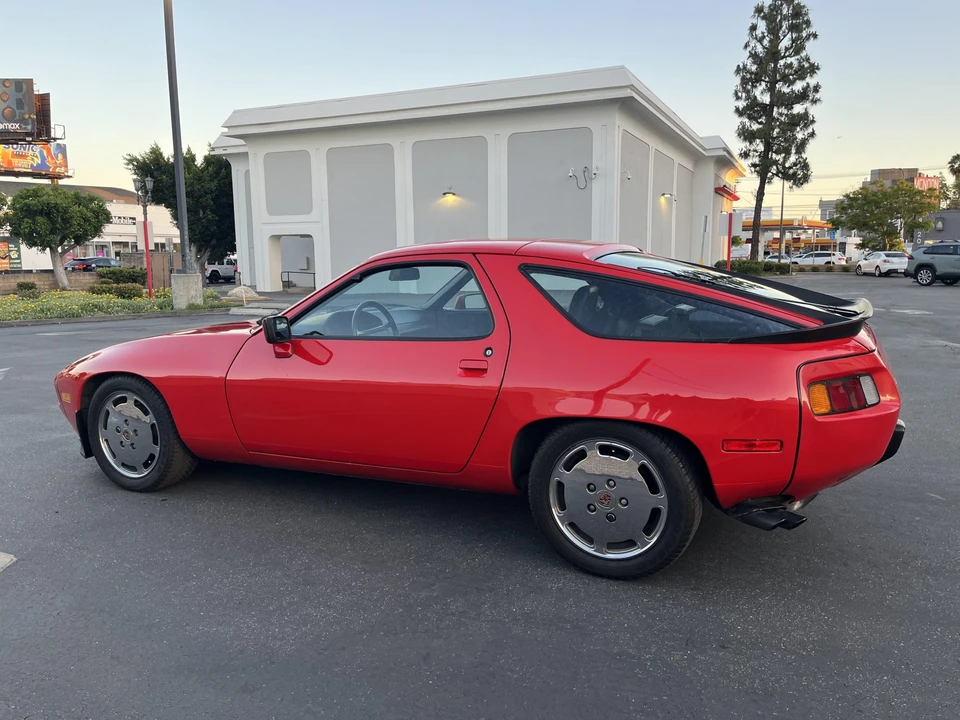 1986 Porsche 928 S - Image 5 of 31