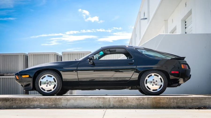 1986 Porsche 928 S - Image 8 of 31