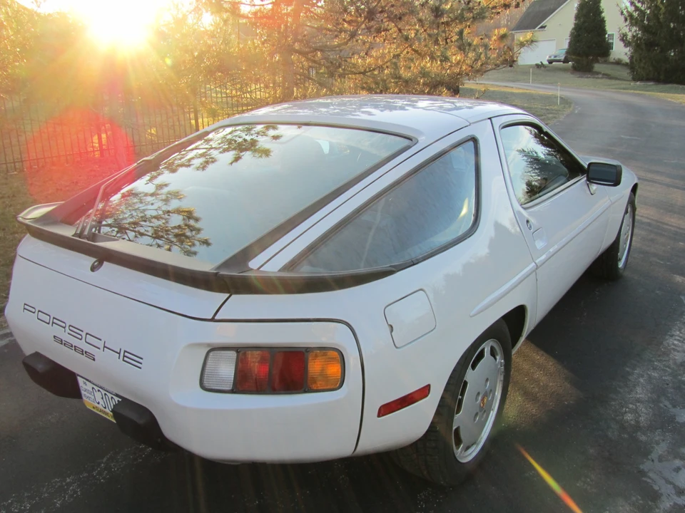 1986 Porsche 928 S - Image 17 of 31