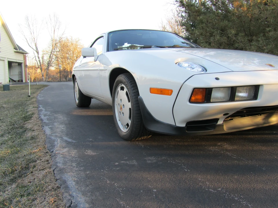 1986 Porsche 928 S - Image 10 of 31