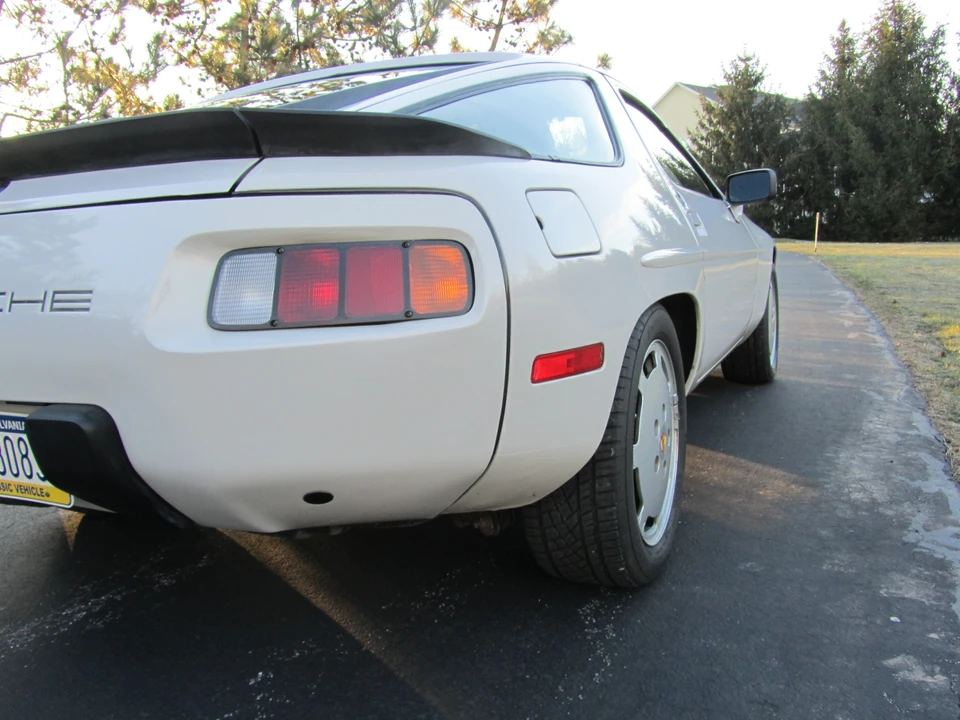 1986 Porsche 928 S - Image 18 of 31