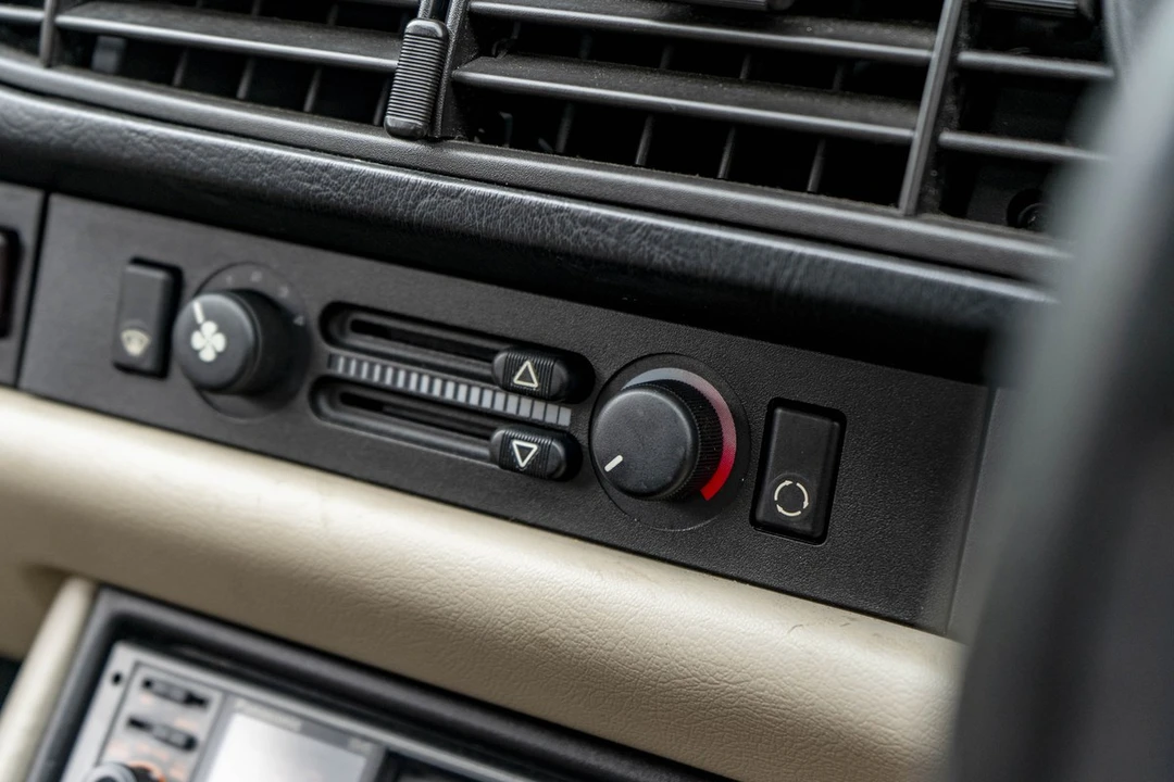 1986 Porsche 944 - Image 27 of 30