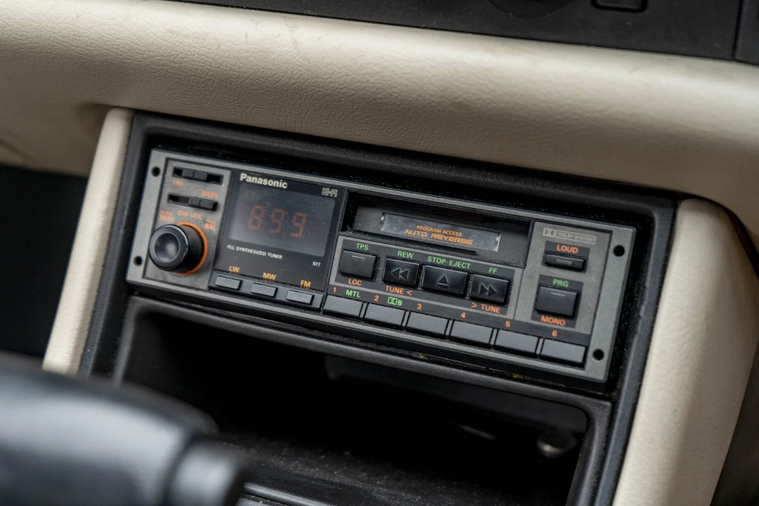 1986 Porsche 944 - Image 28 of 30