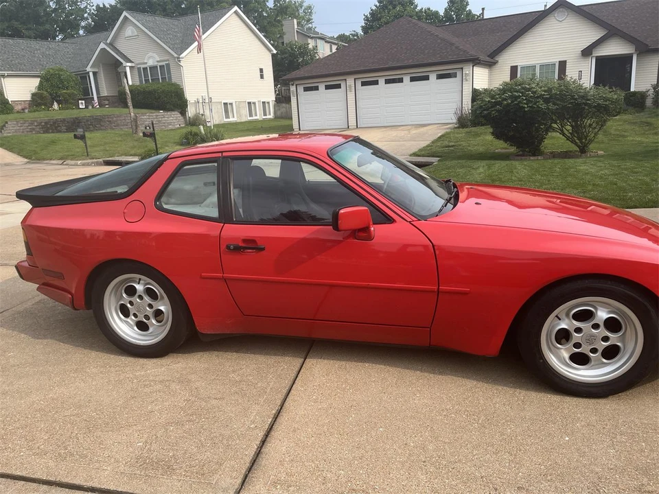 1986 Porsche 944 - Image 3 of 23