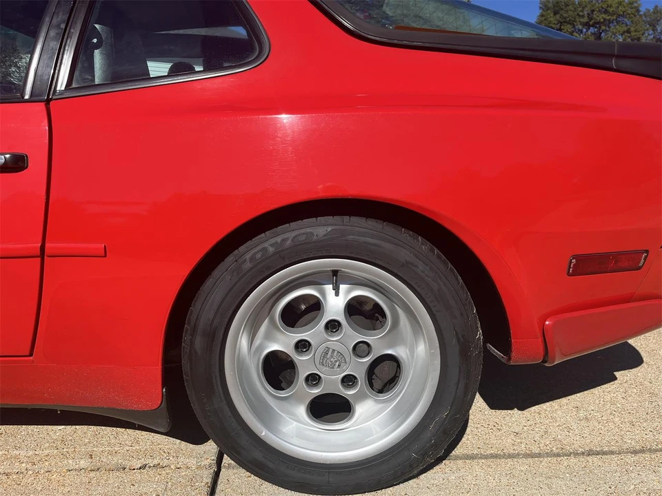 1986 Porsche 944 - Image 9 of 23