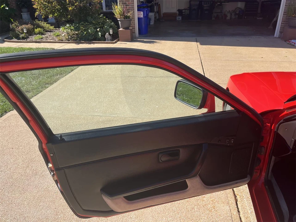 1986 Porsche 944 - Image 17 of 23