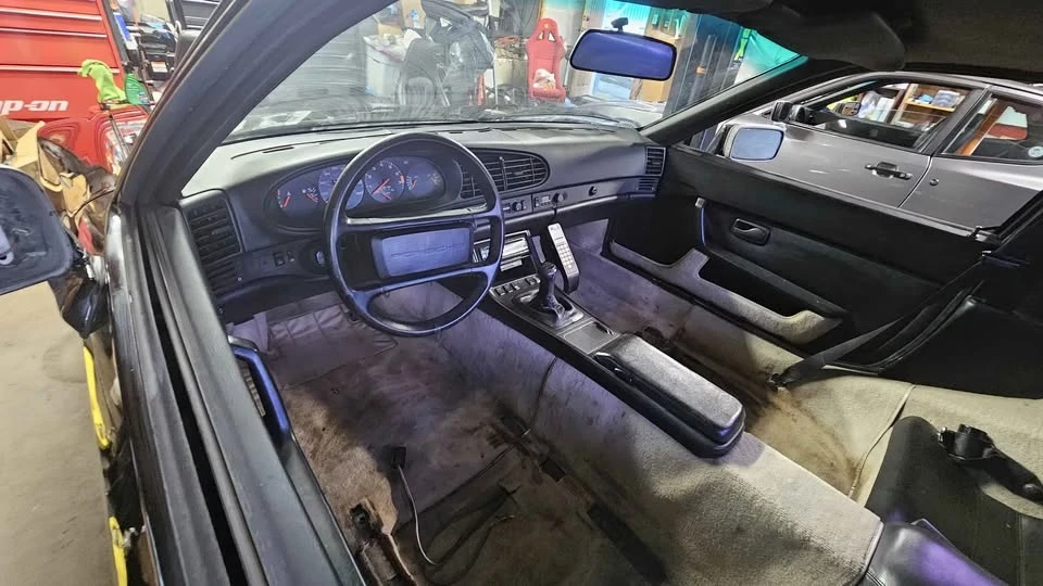 1986 Porsche 944 - Image 11 of 20