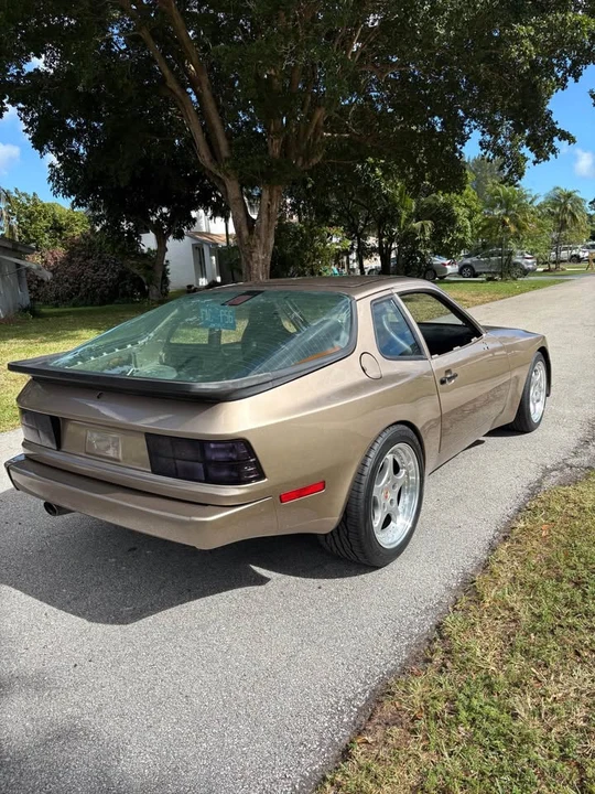 1986 Porsche 944 - Image 5 of 16