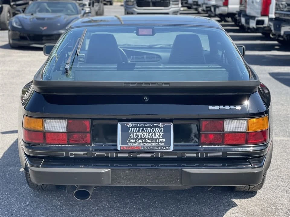 1986 Porsche 944 - Image 17 of 20