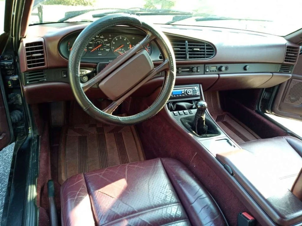 1986 Porsche 944 - Image 4 of 5