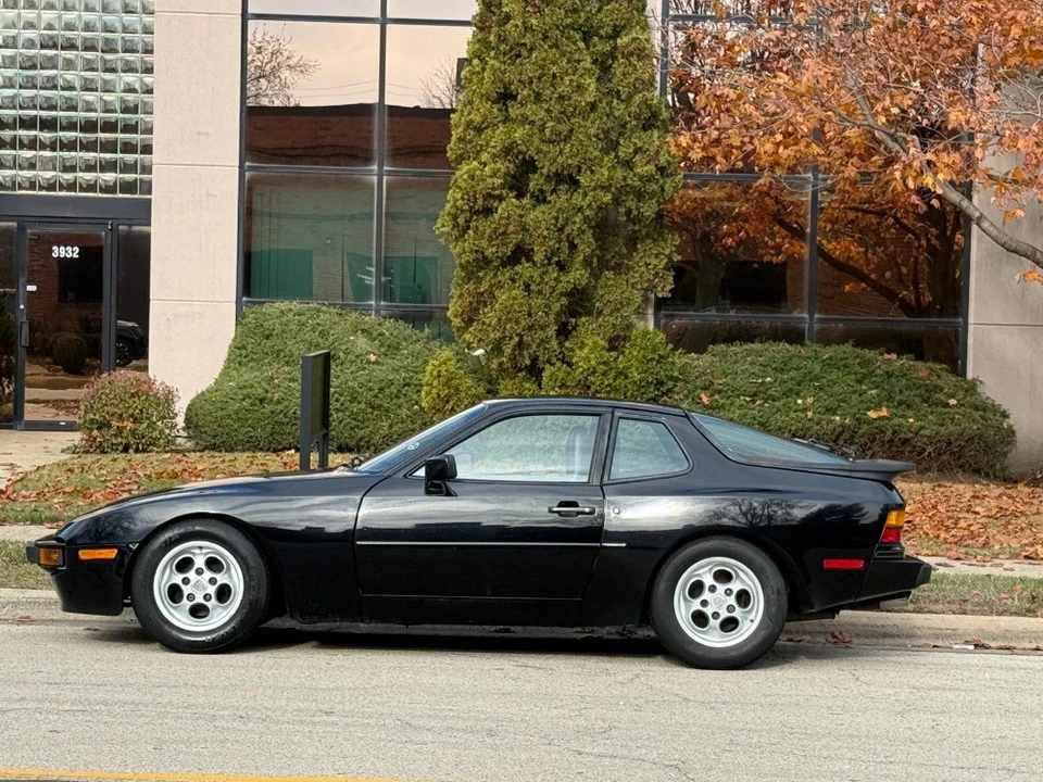 1986 Porsche 944 - Image 3 of 5