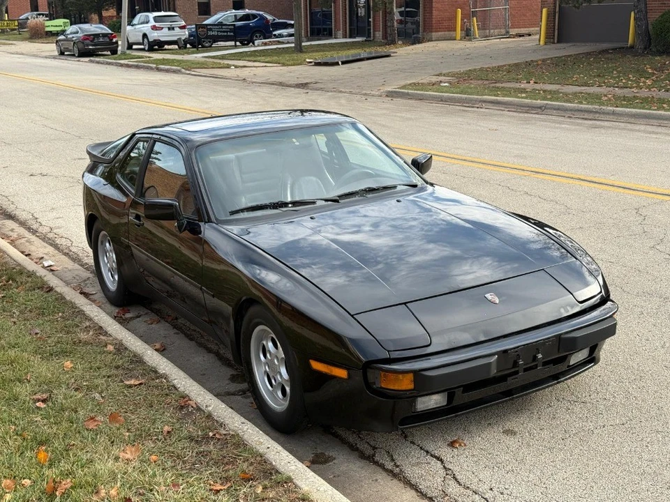 1986 Porsche 944 - Image 2 of 5