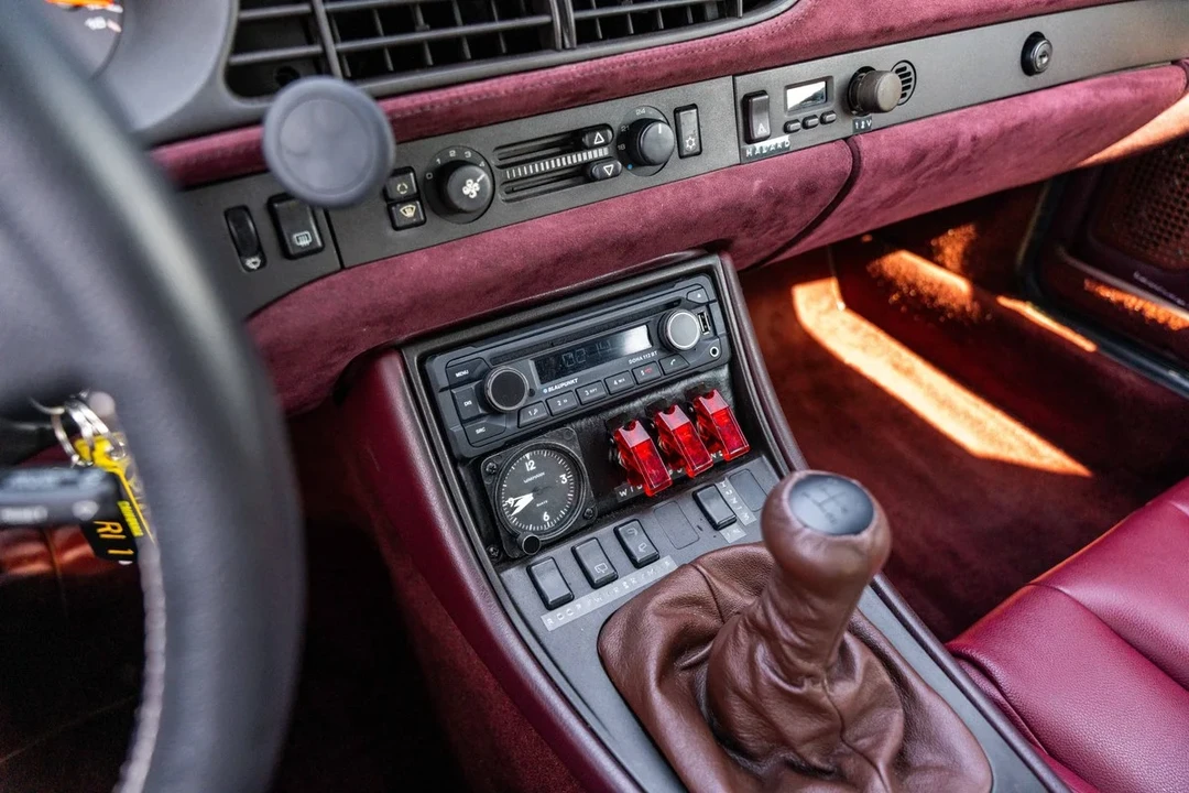 1986 Porsche 944 - Image 18 of 30