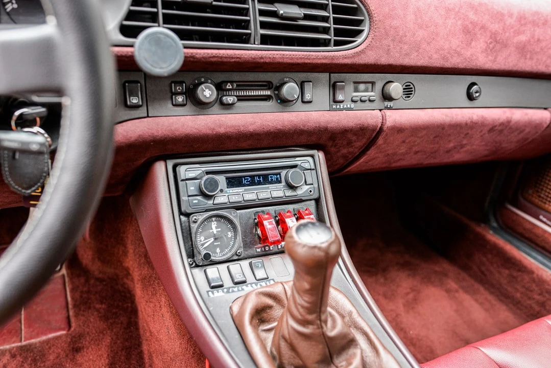 1986 Porsche 944 - Image 8 of 30