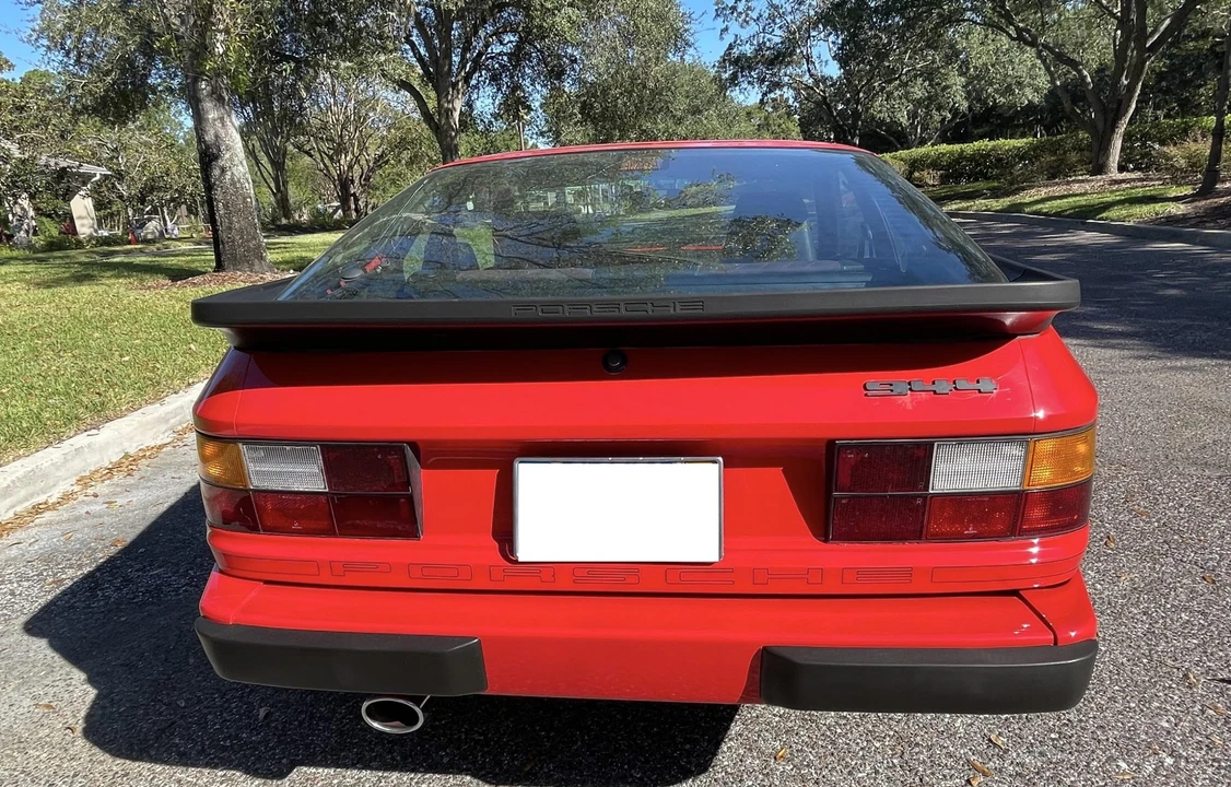 1986 Porsche 944 - Image 29 of 31