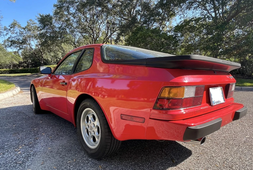 1986 Porsche 944 - Image 8 of 31