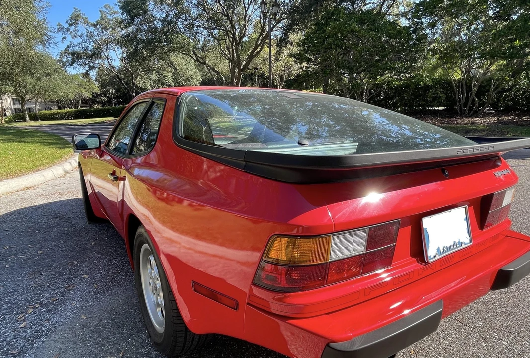 1986 Porsche 944 - Image 9 of 31