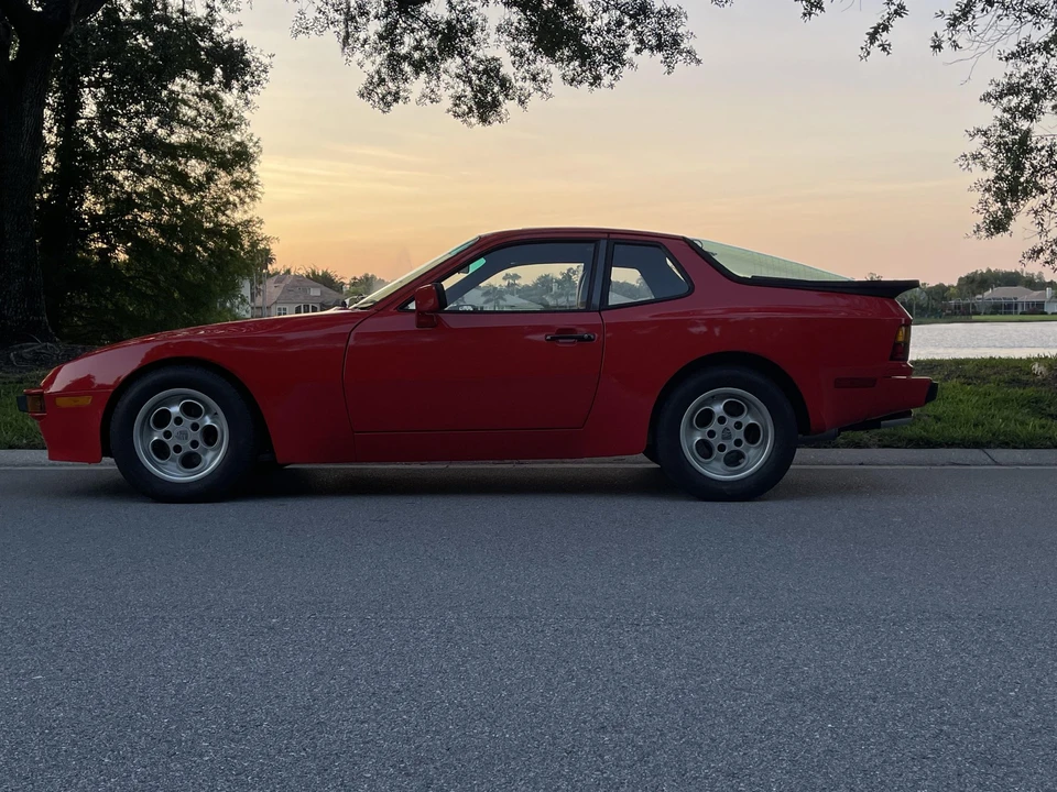 1986 Porsche 944 - Image 8 of 31
