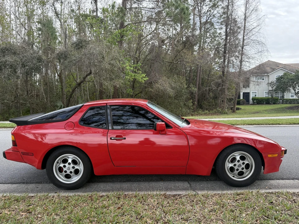 1986 Porsche 944 - Image 13 of 31