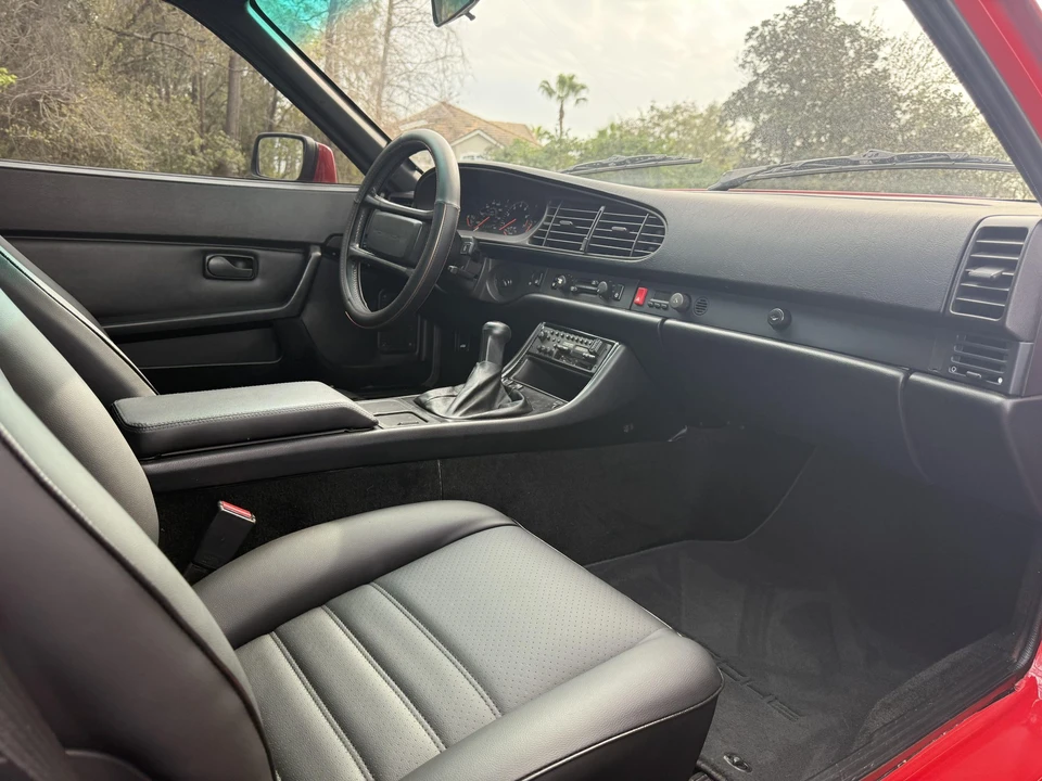 1986 Porsche 944 - Image 28 of 31