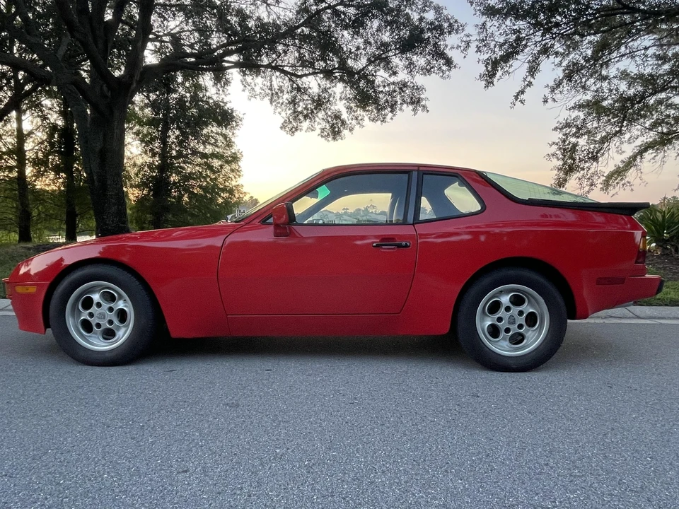 1986 Porsche 944 - Image 9 of 31