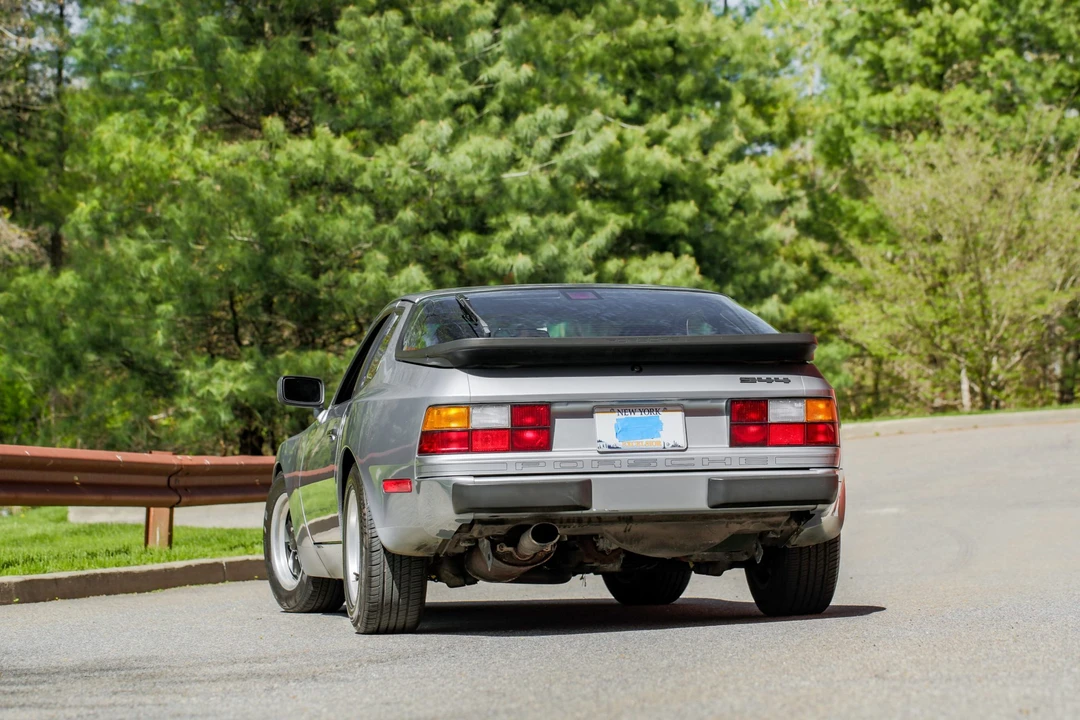 1986 Porsche 944 - Image 15 of 31