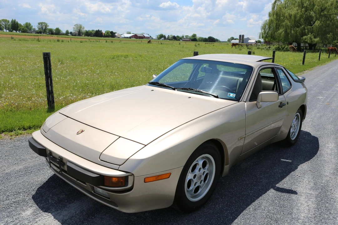 1986 Porsche 944 - Image 8 of 31