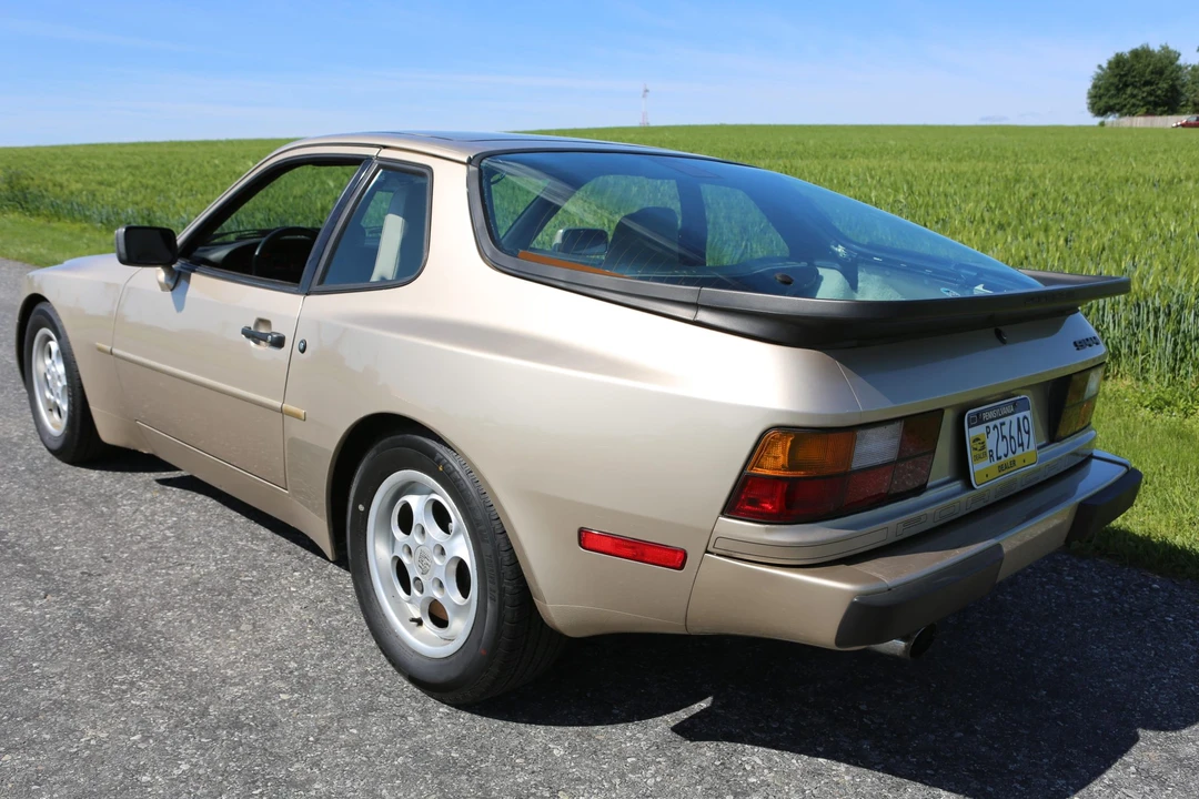 1986 Porsche 944 - Image 12 of 31