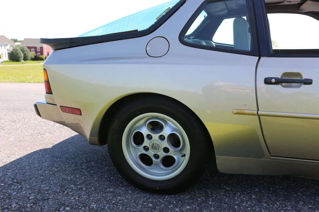 1986 Porsche 944 - Image 25 of 31