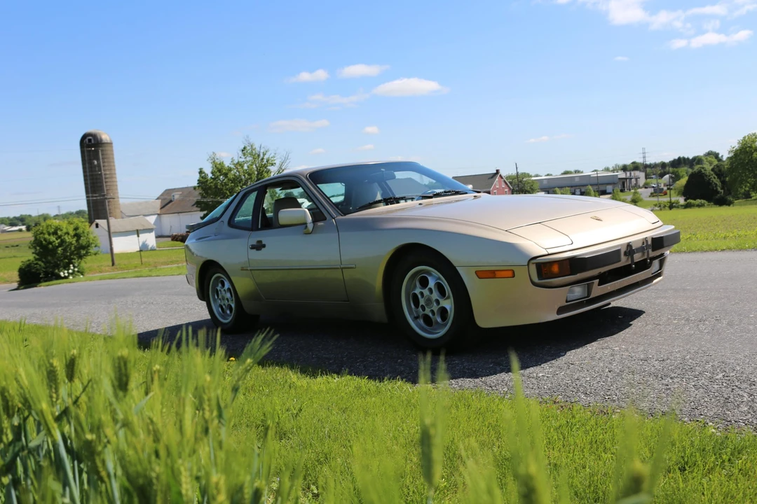 1986 Porsche 944 - Image 2 of 31