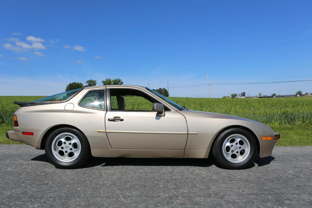 1986 Porsche 944 - Image 16 of 31