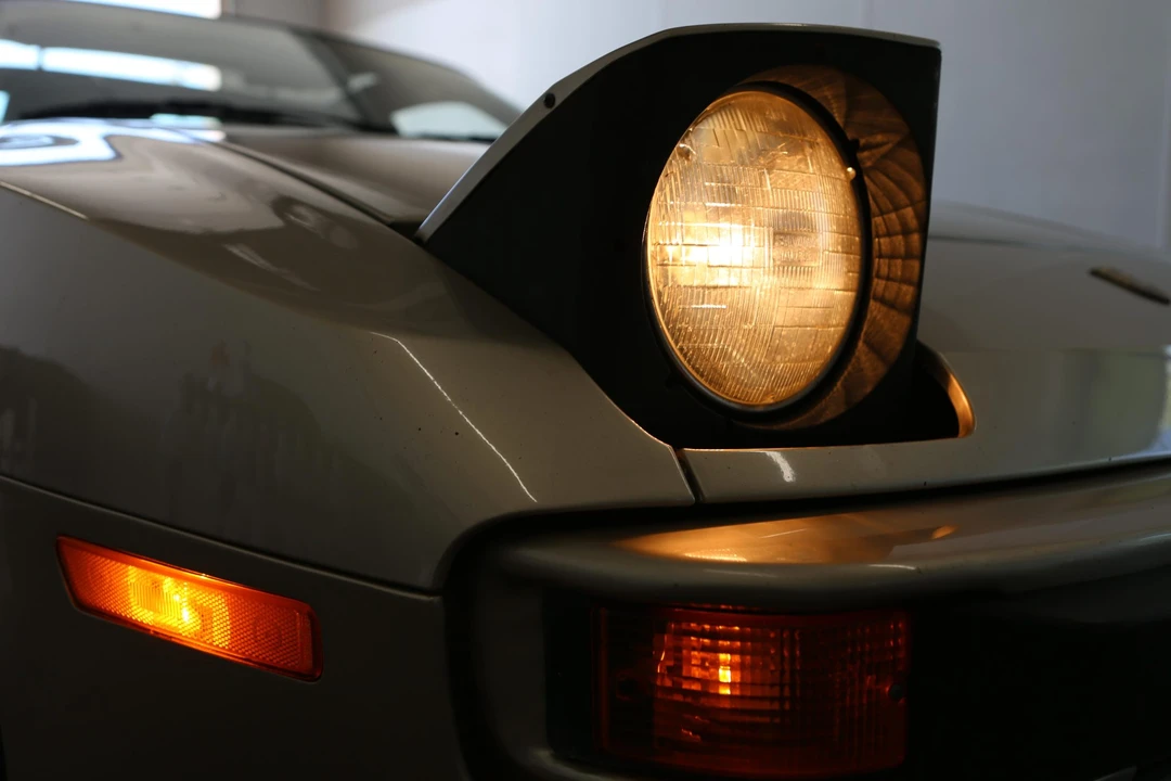 1986 Porsche 944 - Image 29 of 31