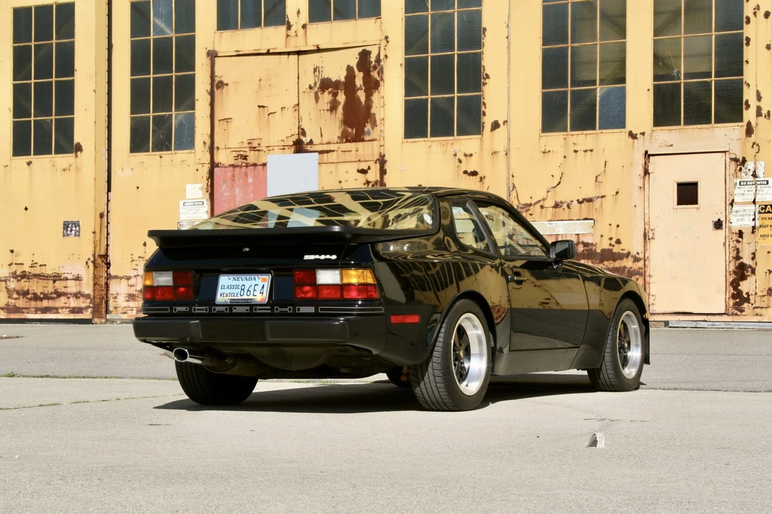 1986 Porsche 944 - Image 27 of 31