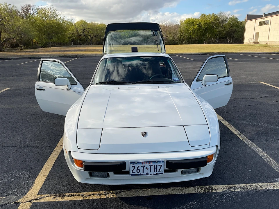 1986 Porsche 944 - Image 10 of 31