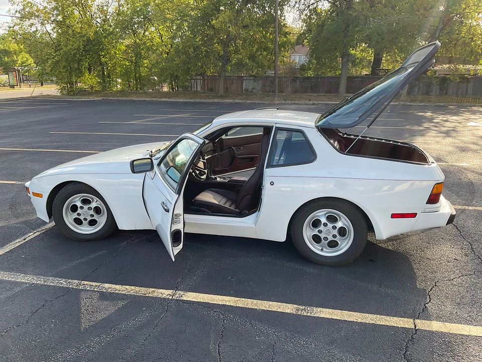 1986 Porsche 944 - Image 12 of 31